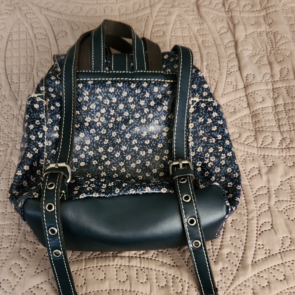 Patricia Nash Navy and Pale Pink Floral Backpack - Picture 9 of 12